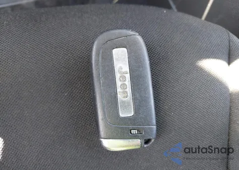 2017 Jeep Renegade Latitude 4X4 из США, поврежденный, VIN ZACCJBBB5HPF11388